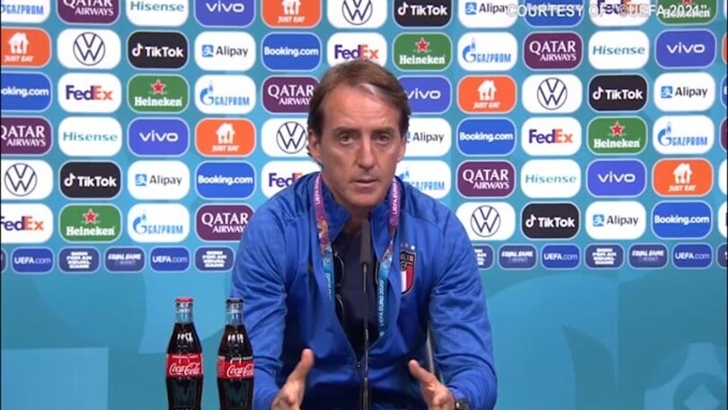 Mancini scherza: "Vialli è anziano..."