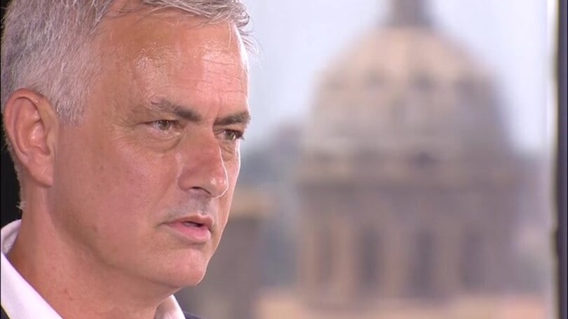 Mourinho rivela: "Ho già cambiato 3 volte numero di telefono"