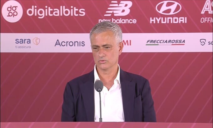 Mourinho: "Questa è la Roma dei romanisti"