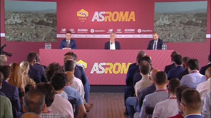 Mourinho: "Come immagino la Roma tra 3 anni? Che festeggia qualcosa"