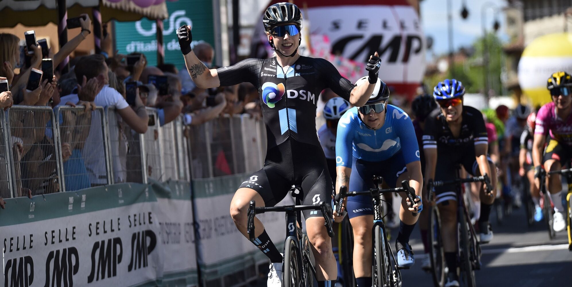 Giro d'Italia Donne, alla Wiebes l'ottava tappa. Van Der Breggen sempre rosa
