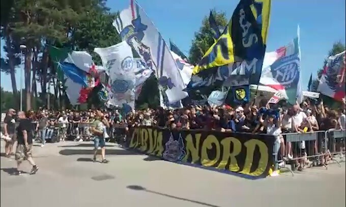 I cori della Nord per i giocatori