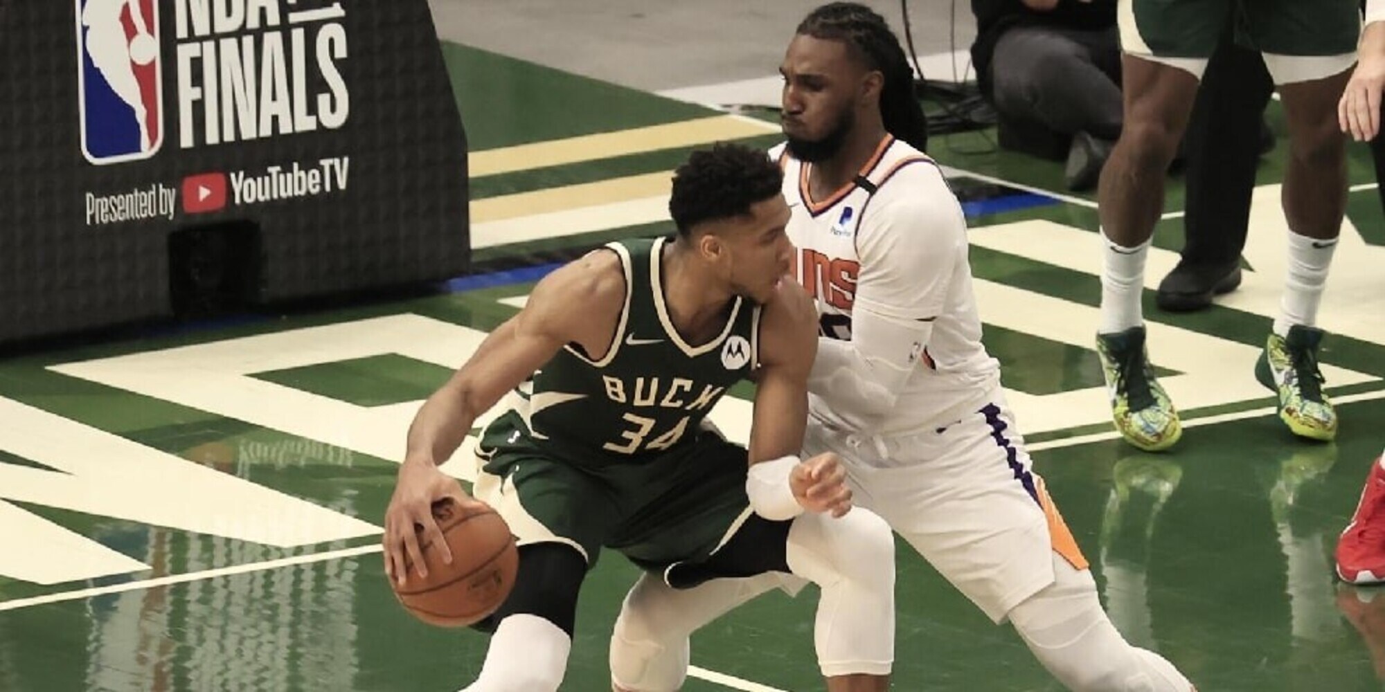 Finals Nba, Antetokounmpo risveglia i Bucks. I Suns guidano 2-1