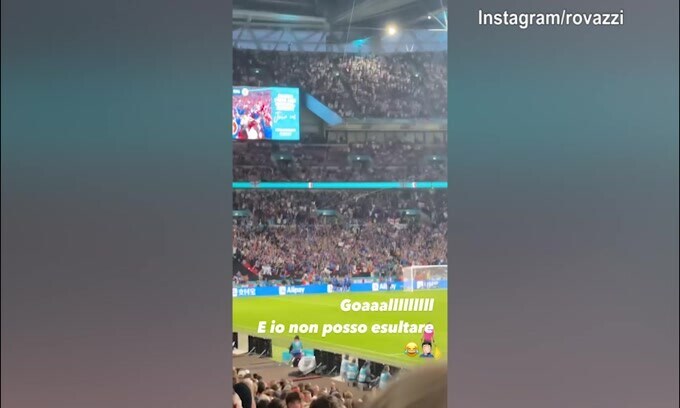 Rovazzi intruso nella curva inglese: "Non posso esultare"