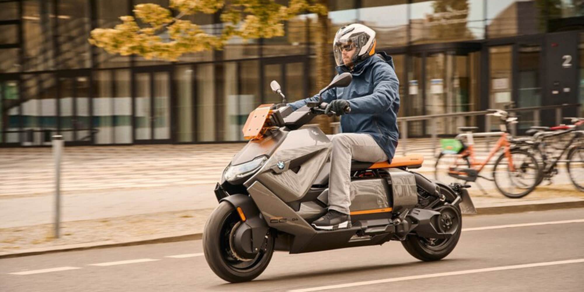 BMW CE 04, presentato il nuovo scooter elettrico