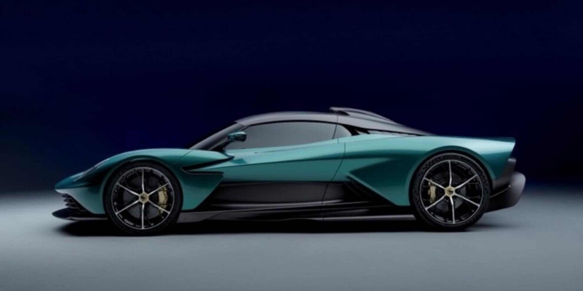 Aston Martin Valhalla, supercar ibrida plug-in da 950 CV