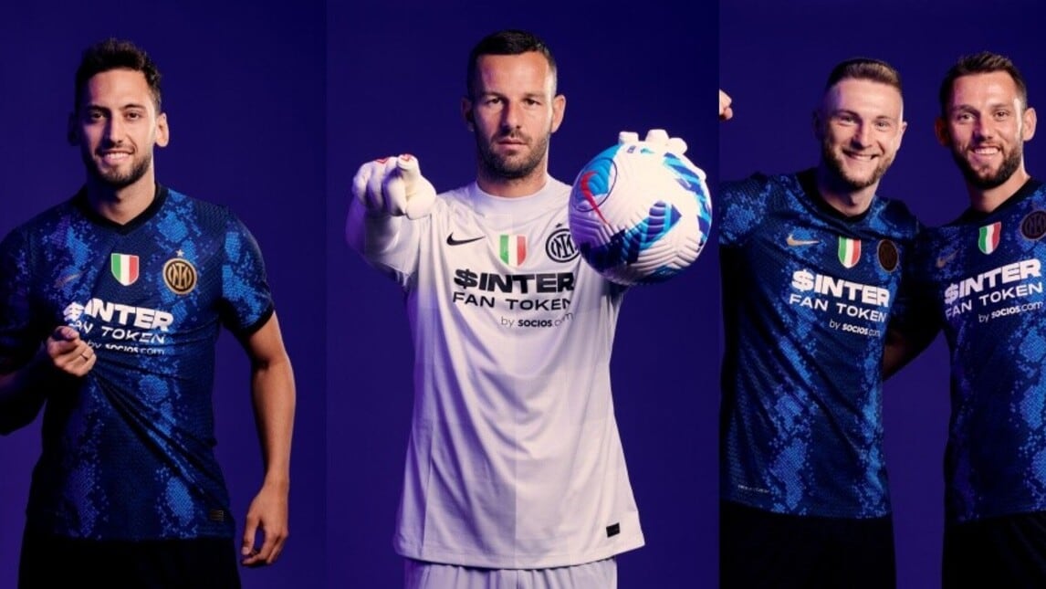 L'Inter posa con la nuova maglia e il nuovo sponsor