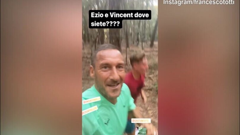 Totti corre con il figlio e chiede a Candela: "Dove sei?"