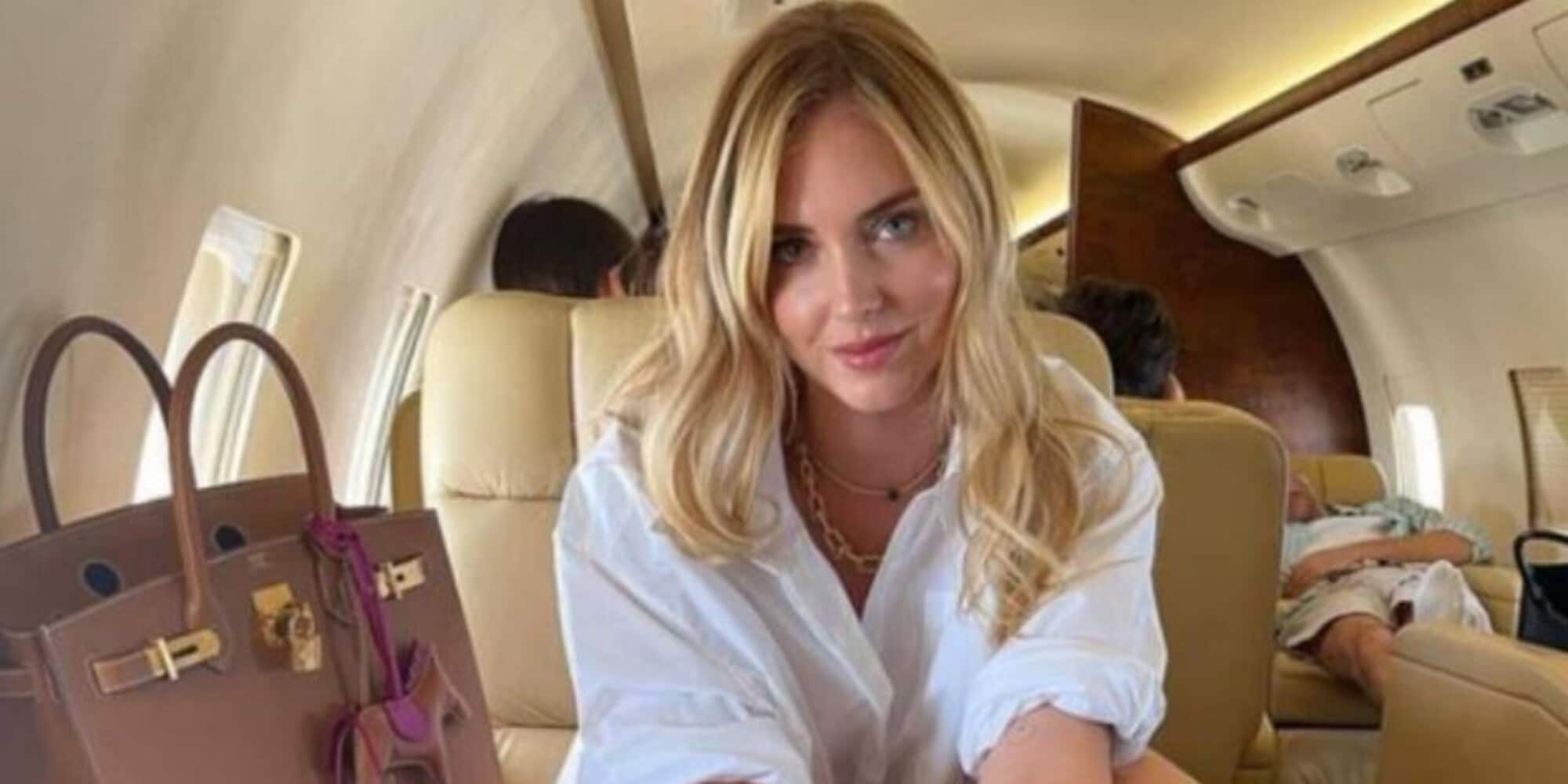 Chiara Ferragni in Puglia con il jet privato: rivolta sui social