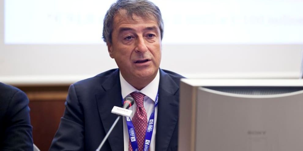 Covid, il Gimbe lancia l'allarme: "Rischio meno dosi ad agosto"