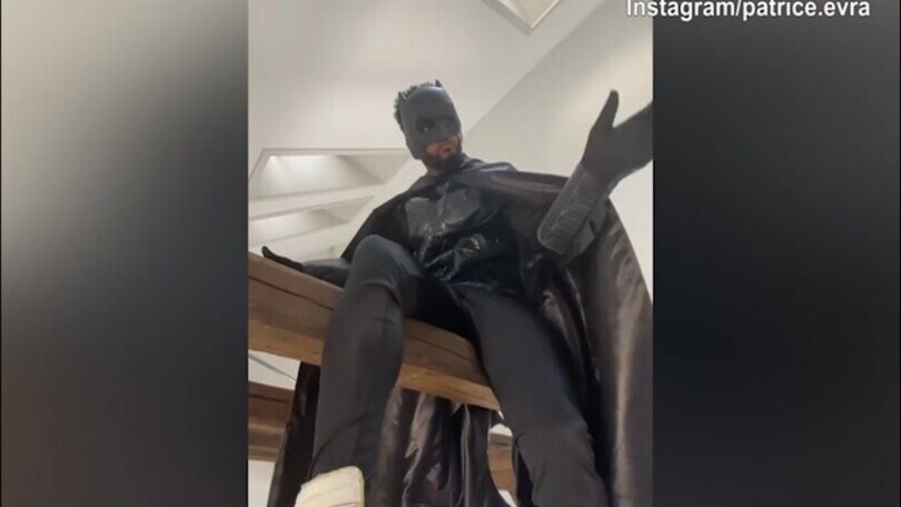 Evra si trasforma in....Patman!