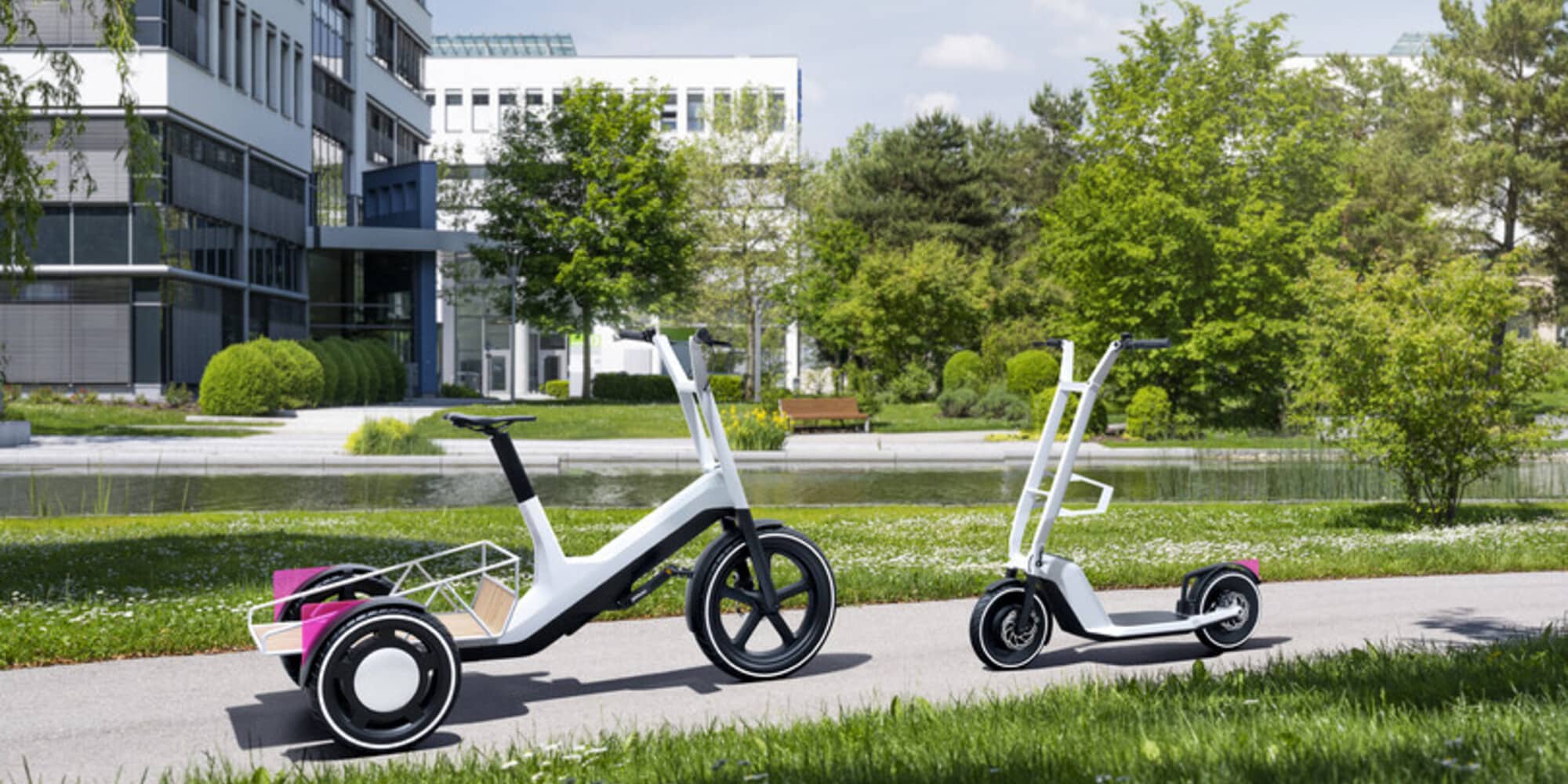 BMW, presentati i concept di una e-bike e un monopattino green