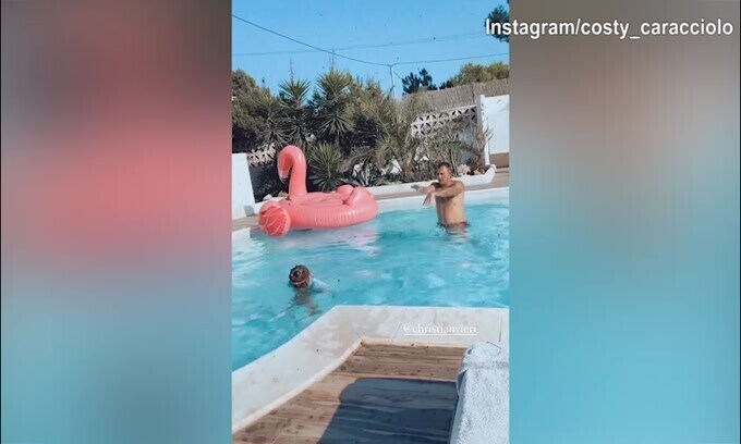 Papà Vieri diventa maestro di nuoto