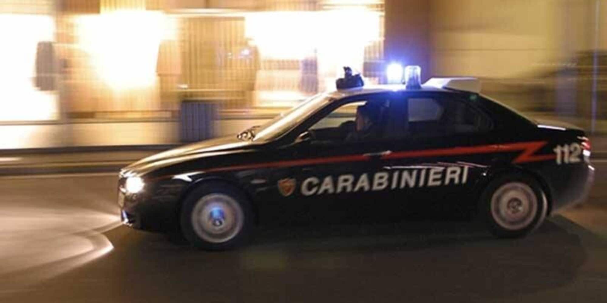 Napoli, sperona i militari e scappa: l'inseguimento da film dura più di 40 minuti