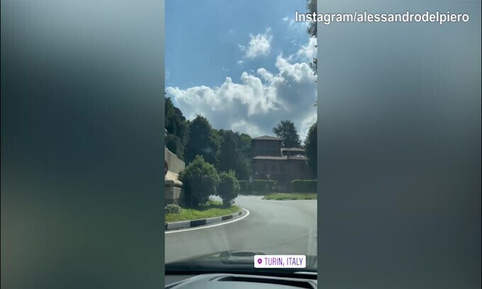 Alex Del Piero gira per Torino