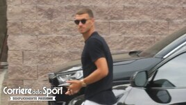 Roma, Dzeko a Trigoria: saluti, poi sarà Inter VIDEO