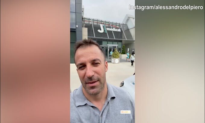 Davanti al J-Medical spunta....Alex Del Piero!