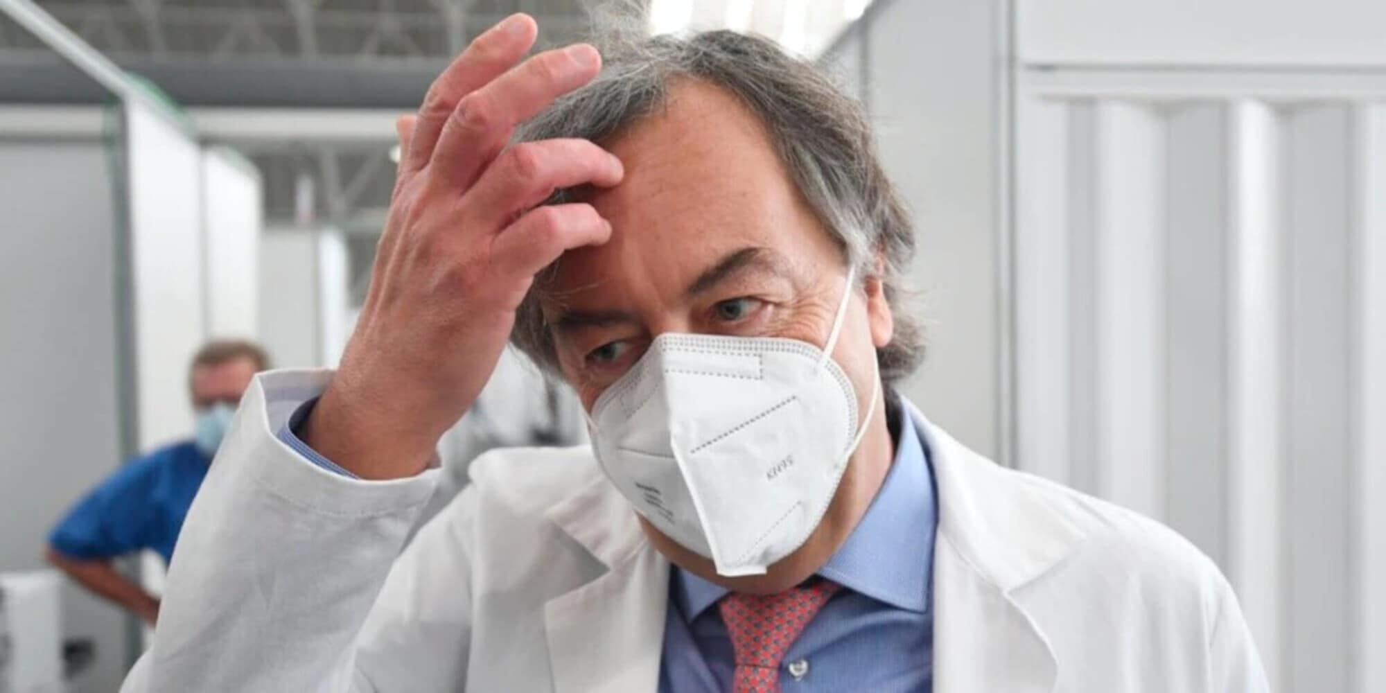 Dalla variante Delta alla terza dose del vaccino: il parere di Burioni