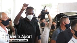 Roma, Abraham è sbarcato a Ciampino: tifosi in delirio