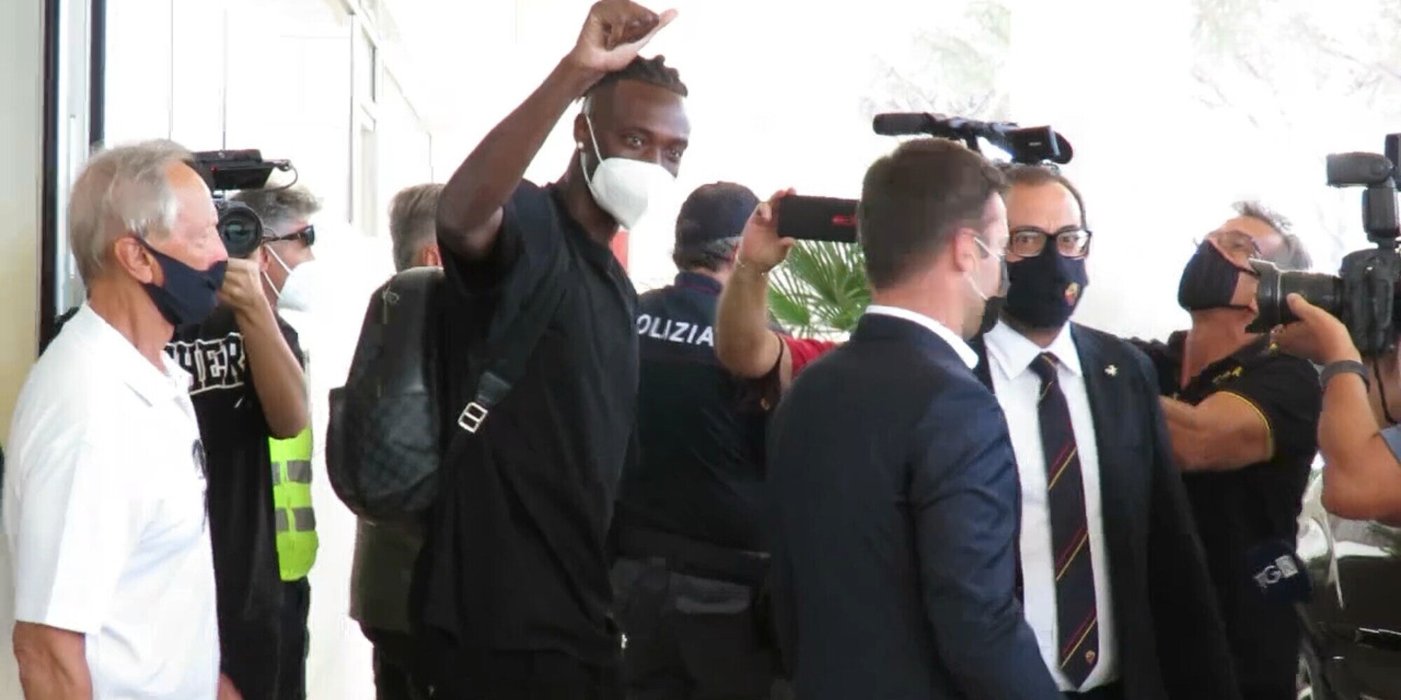Abraham è sbarcato a Roma! Delirio dei tifosi a Ciampino