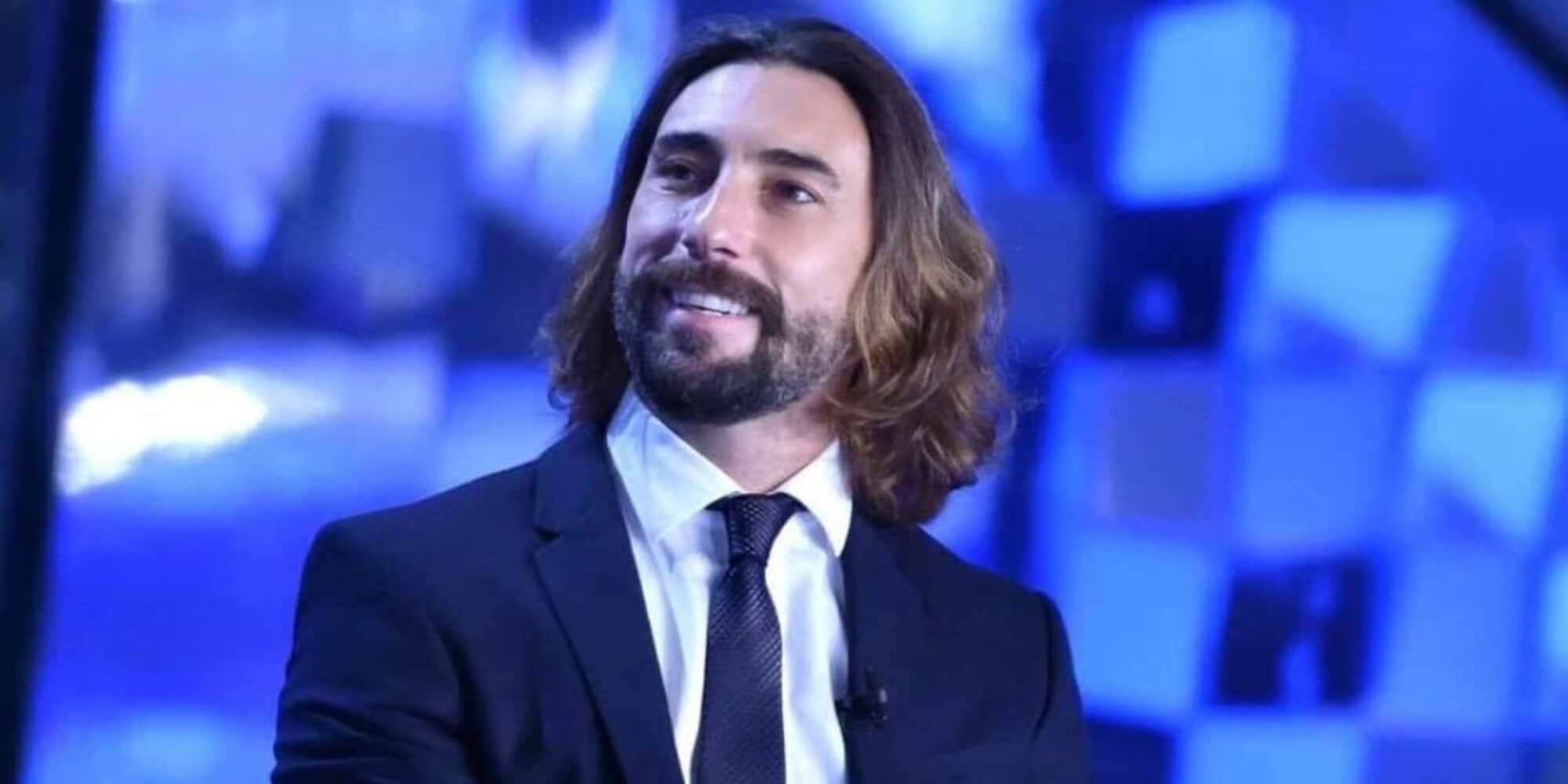 Vittorio Brumotti insegue e ferma un uomo fuggito al posto di blocco