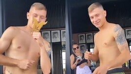 Lautaro Martinez compie gli anni e Barella è scatenato al suo party in piscina