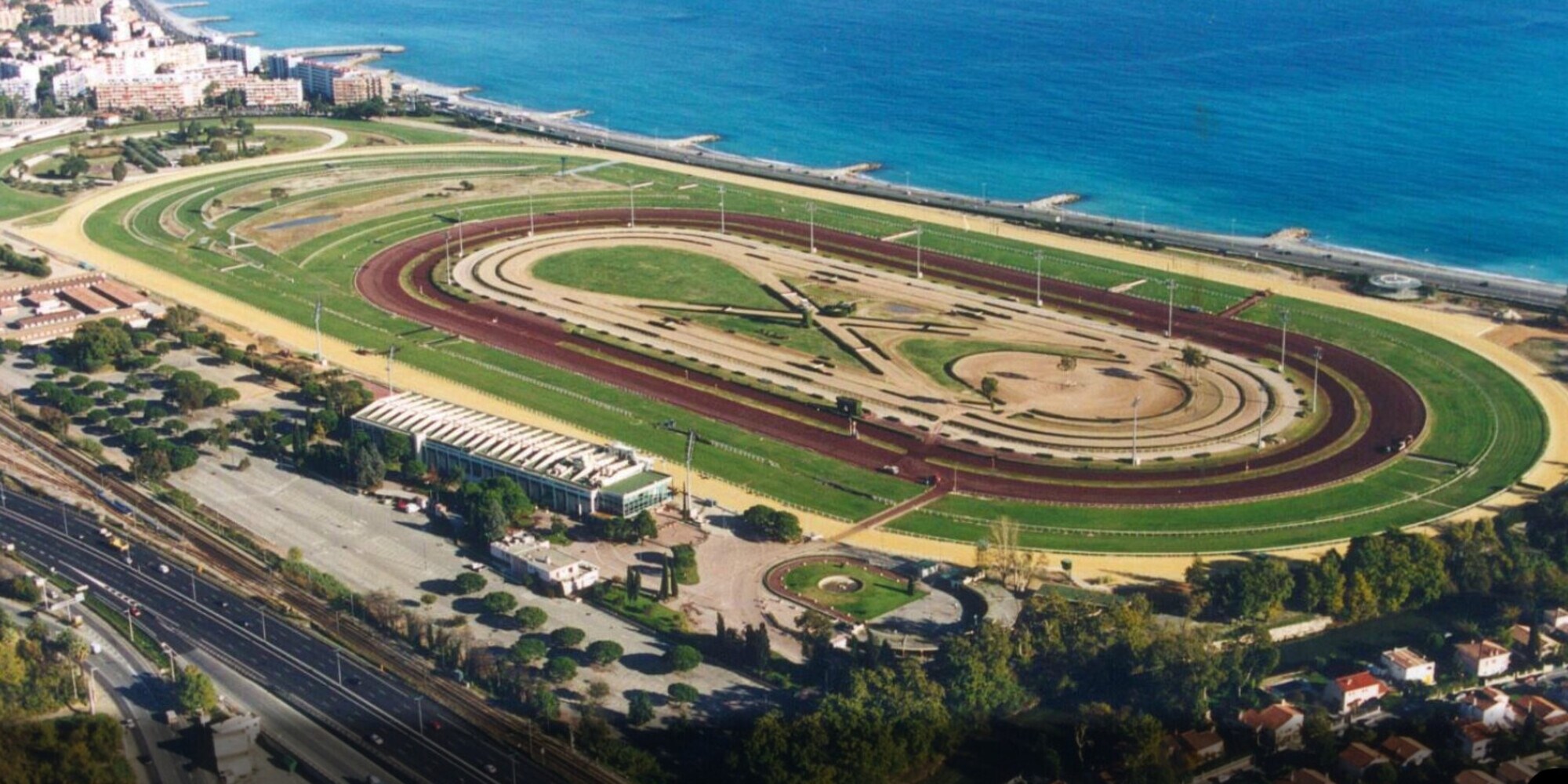 Vivid Wise As col 2 a Cagnes