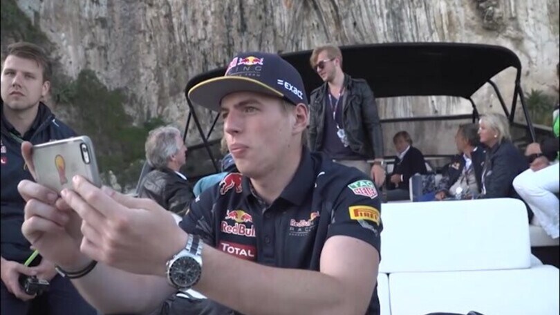 F1, Verstappen in pole. Male le Ferrari
