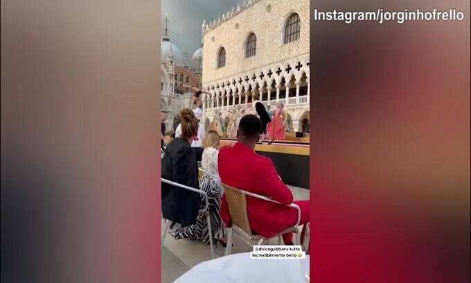 Sfilata Dolce e Gabbana a Venezia, presente anche Jorginho