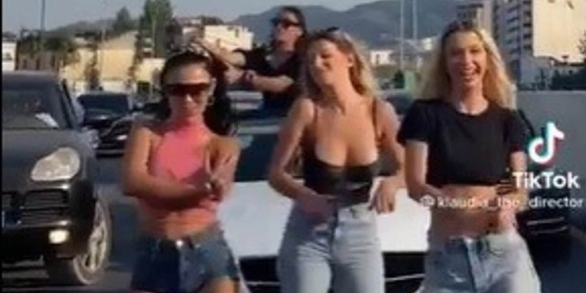 Bloccano il traffico per un balletto su TikTok, ma le influencer sono senza patente