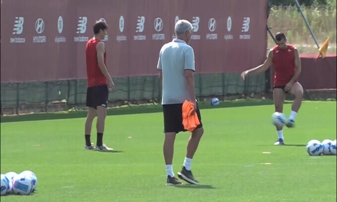 Roma, lavoro a parte per Smalling