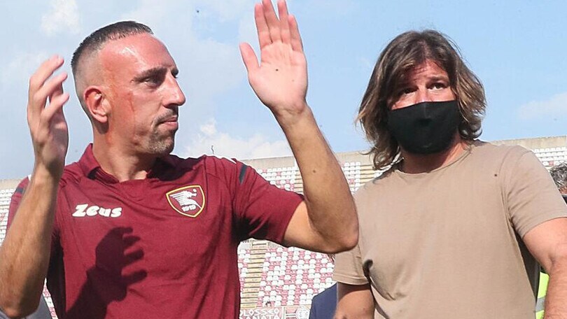 Salernitana in delirio per Ribery: l'abbraccio dell'Arechi