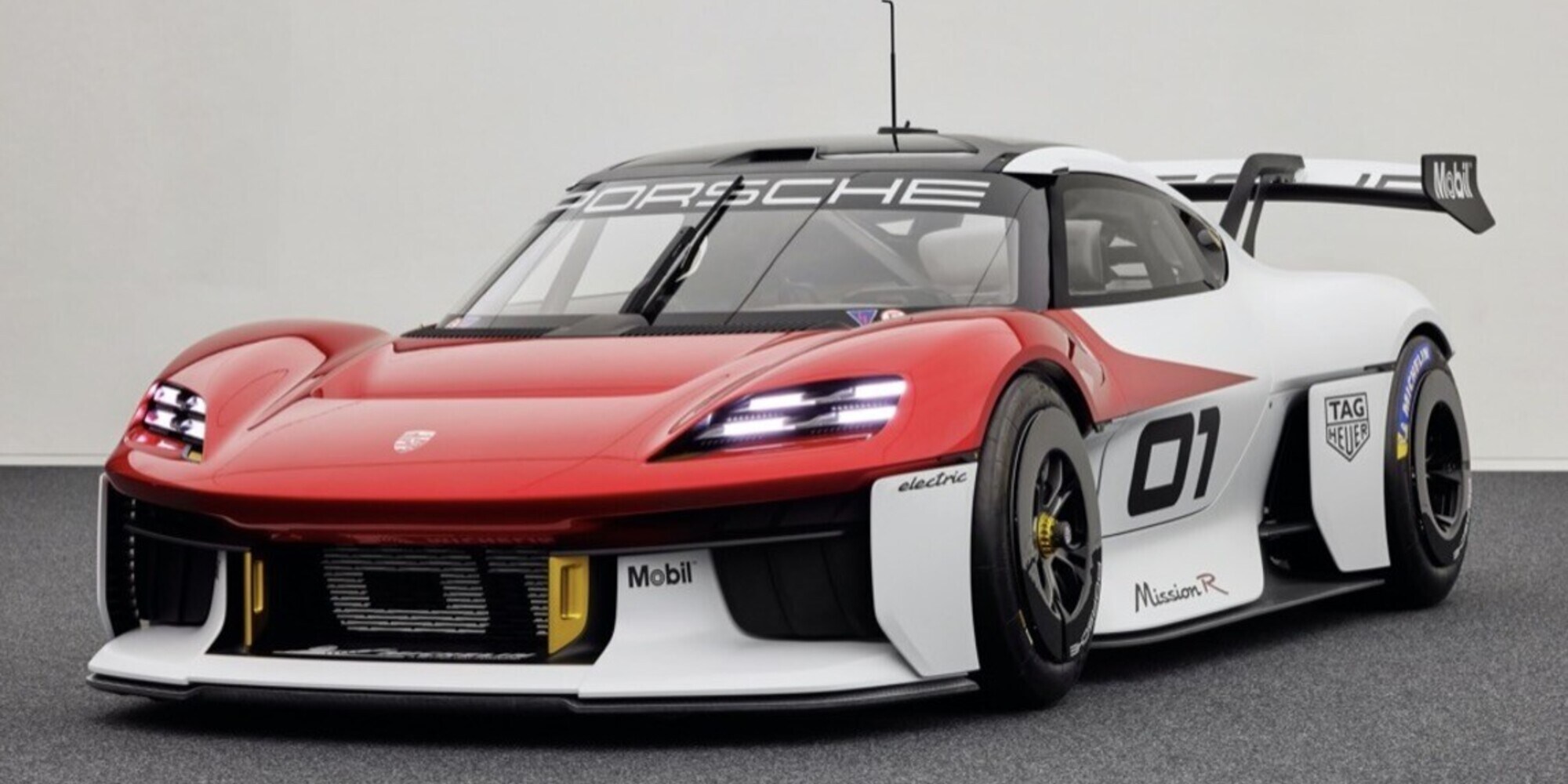 Porsche, il futuro delle corse è il concept elettrico Mission R