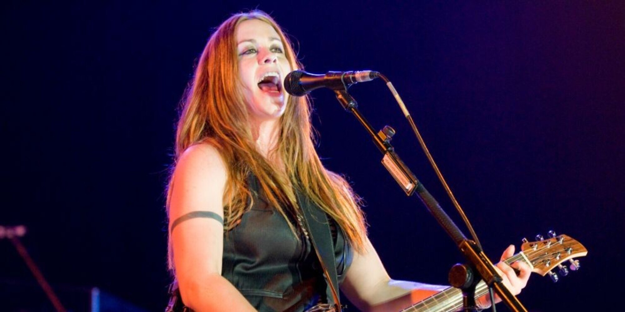 Alanis Morisette dramma: "Stuprata da più uomini a 15 anni"