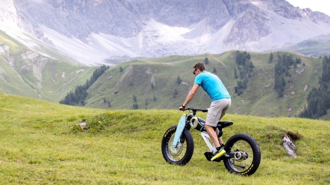 Moto Parrilla Carbon: e-bike avventuriera
