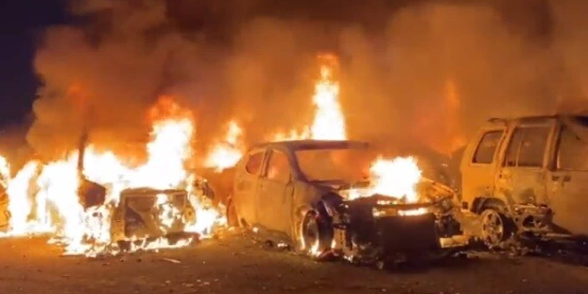 Indianapolis, 40 auto destinate all'asta vanno a fuoco