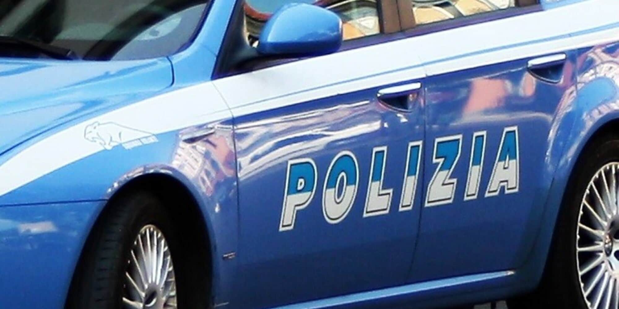 Napoli, ruba una microcar da 20mila euro: fugge, poi ci ripensa e la "lancia" sulla Polizia