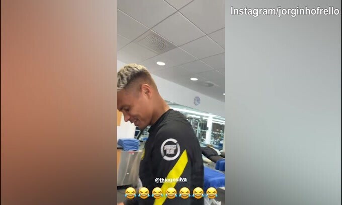 Jorginho prende in giro Thiago Silva