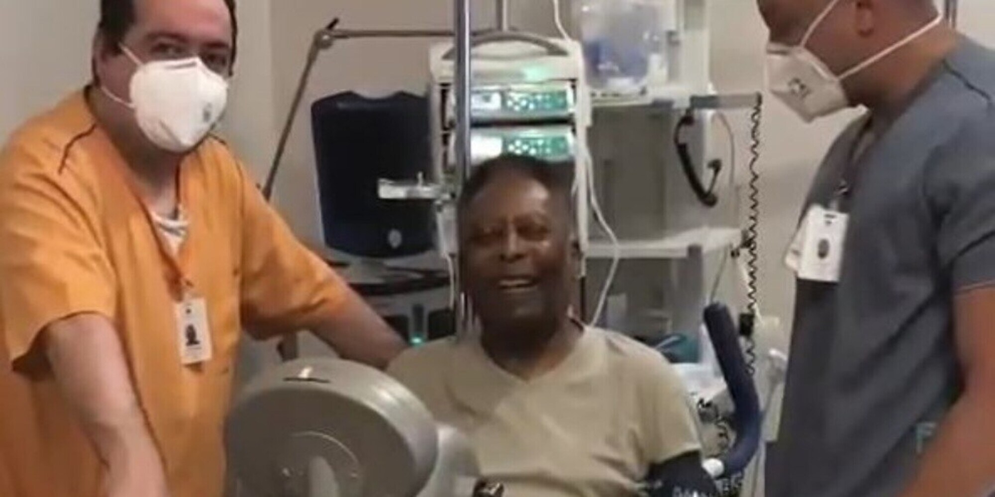 Pelé scherza: "Di questo passo torno a giocare nel Santos"