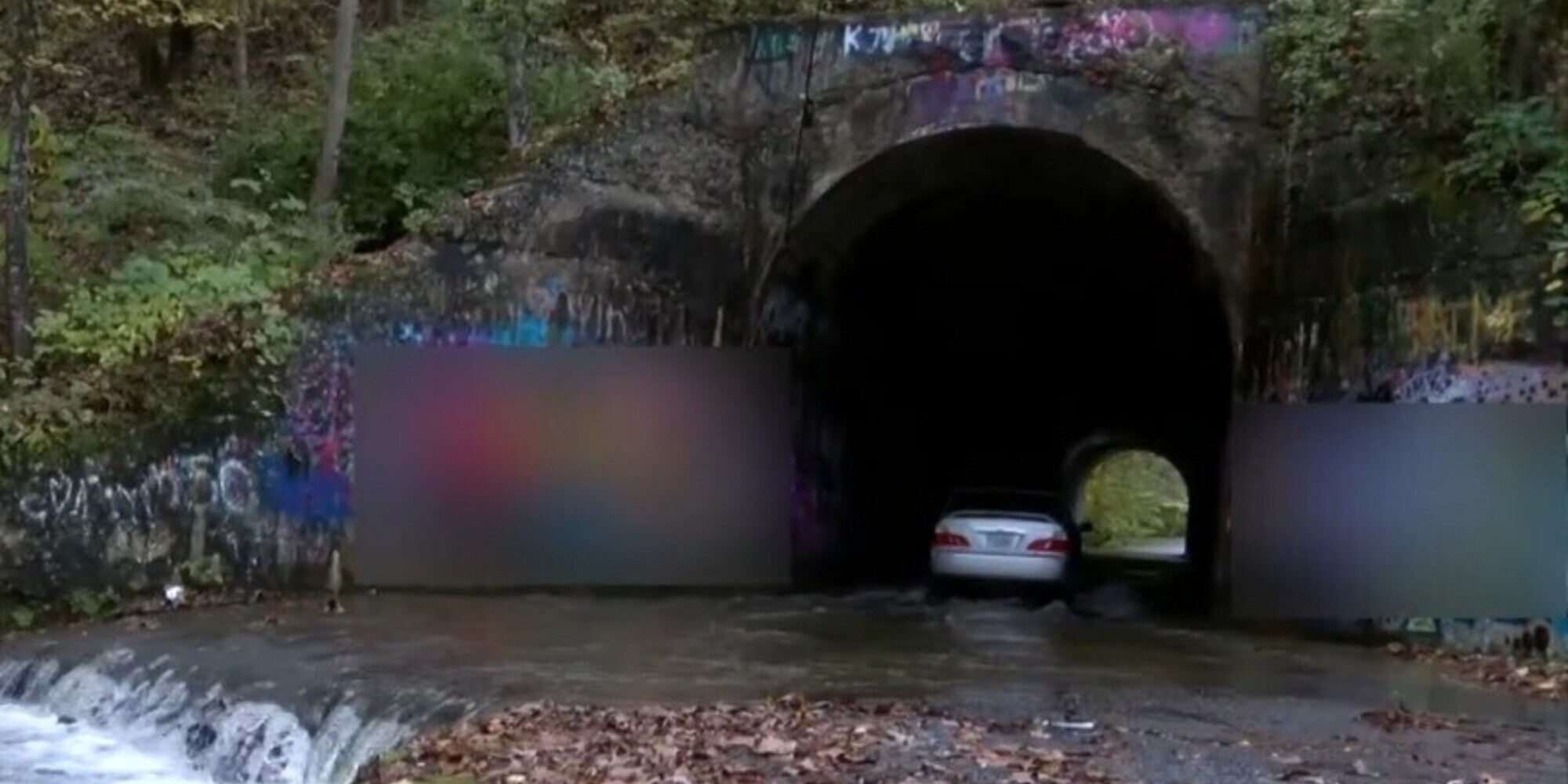 Tunnel degli orrori: la galleria è infestata e le auto non ripartono!