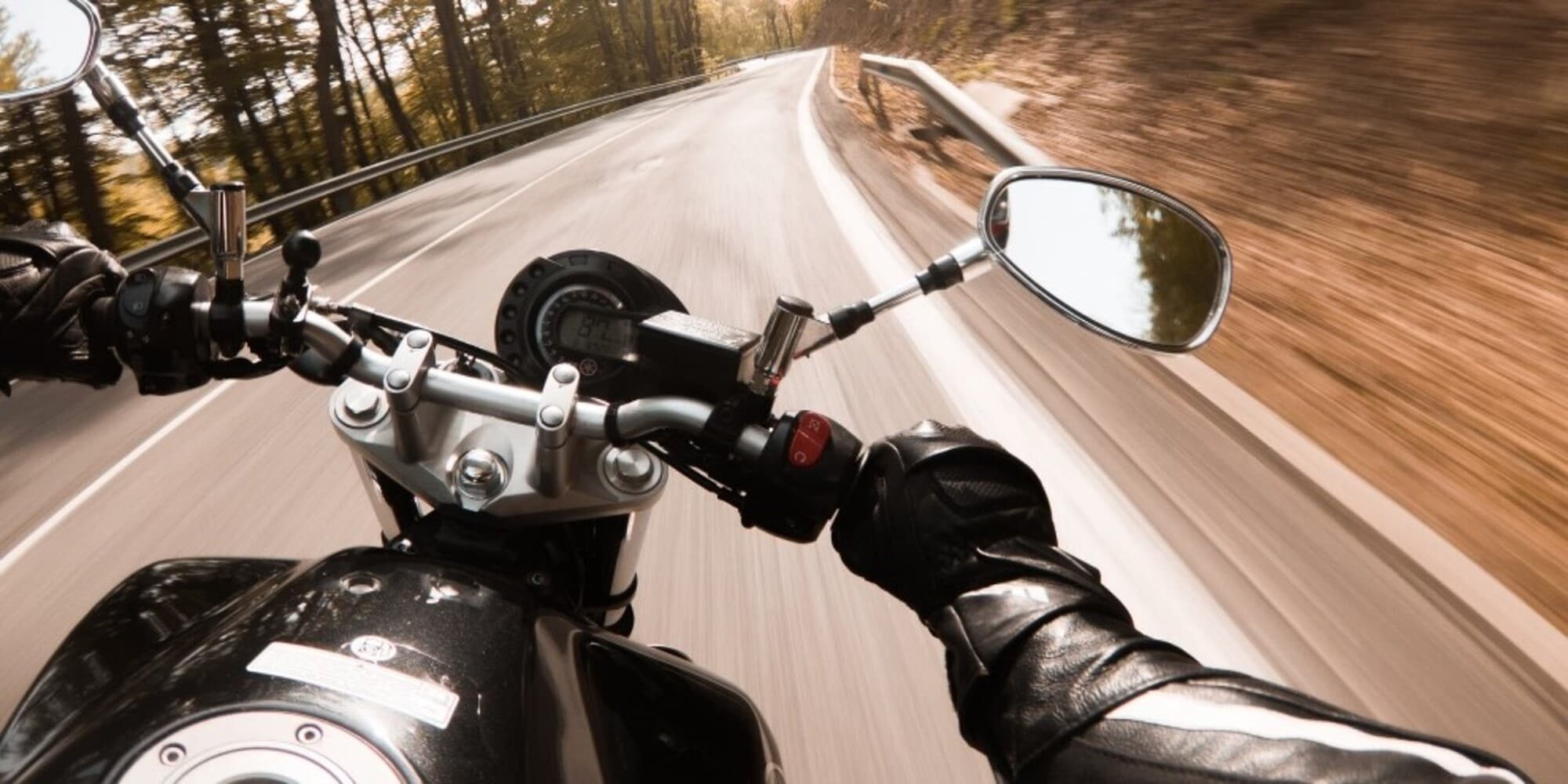 Parma, 18enne in moto senza patente: 5.000 euro di multa