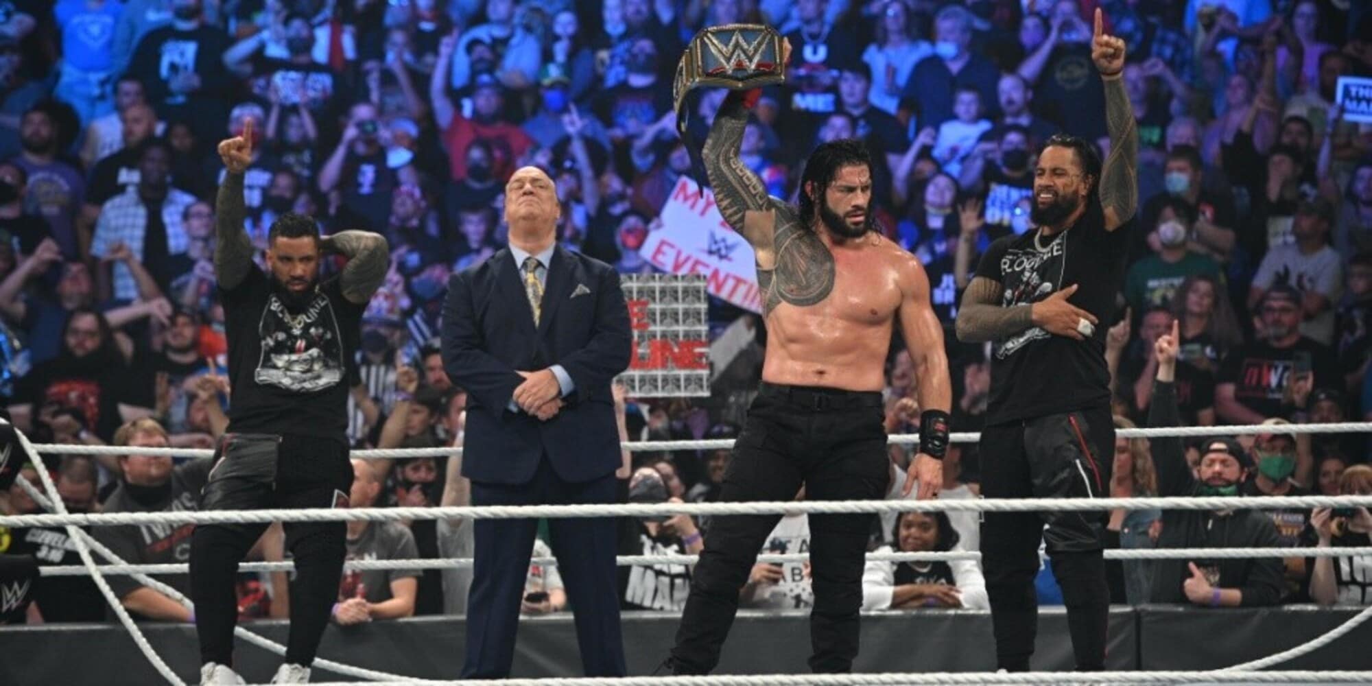 WWE Extreme Rules 2021, Roman Reigns si salva con Bálor