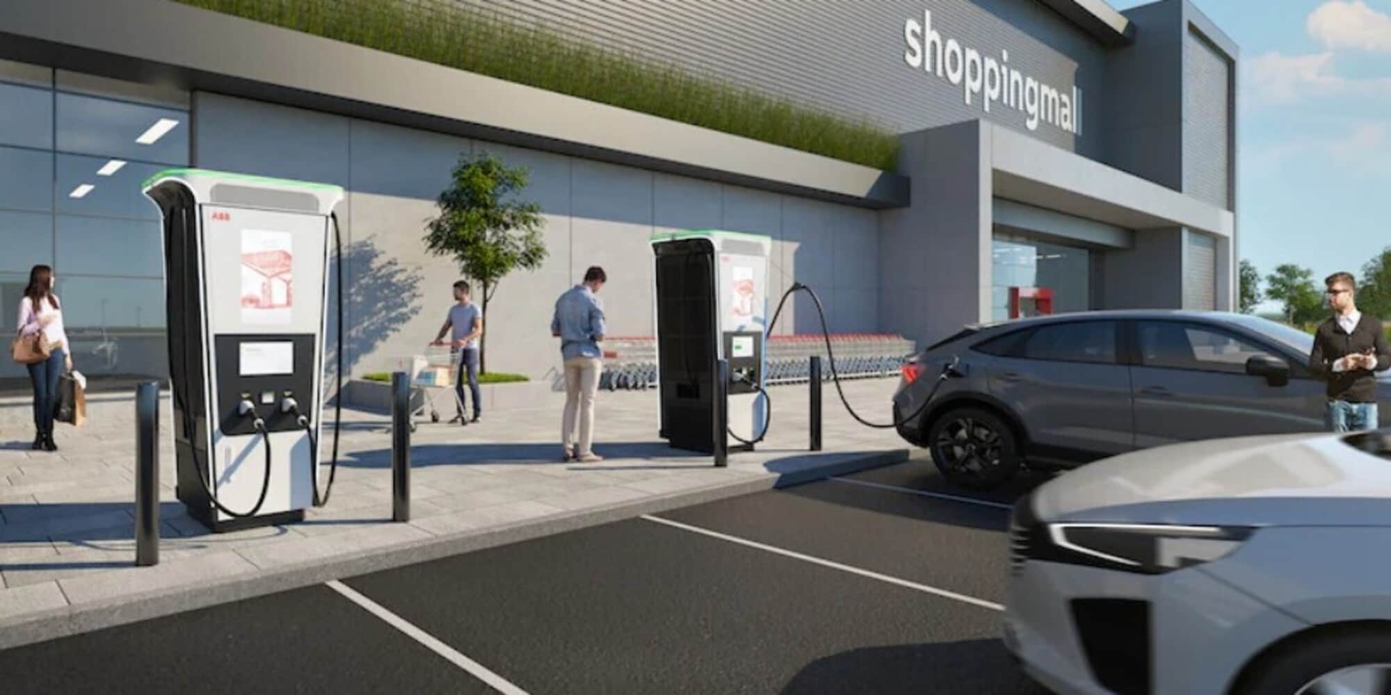 ABB Terra 360, la stazione che ricarica l’elettrico in 15 minuti