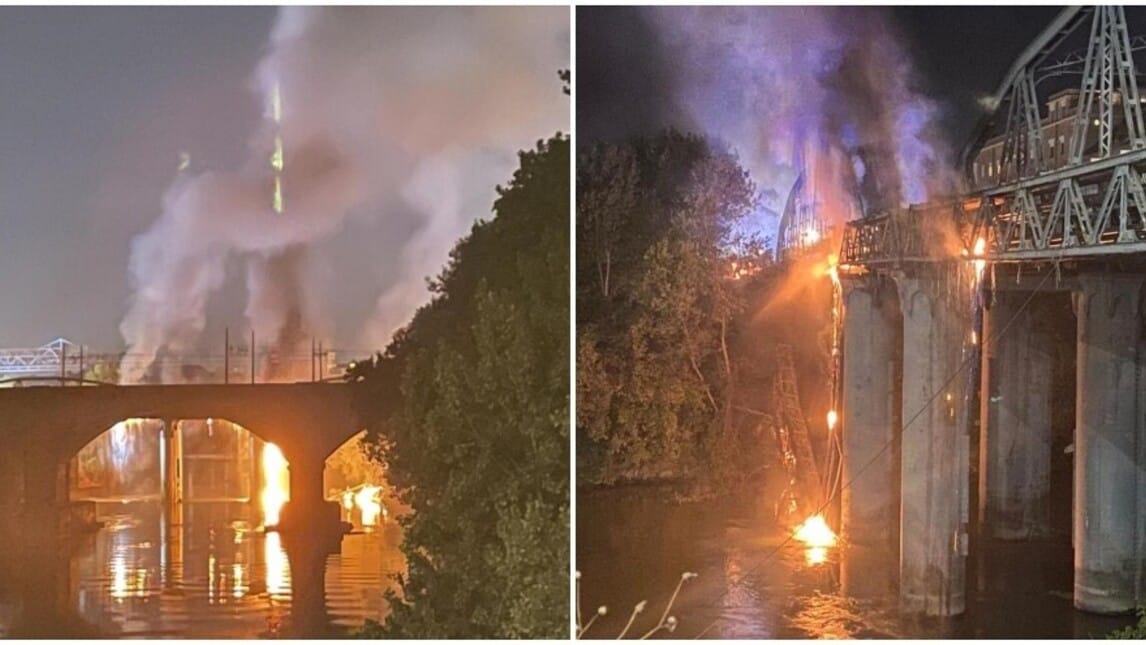 Roma, il Ponte di Ferro in fiamme nella notte