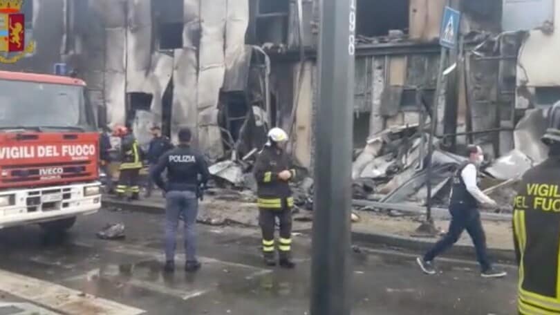 Tragedia a Milano, ecco dove è caduto l’aereo VIDEO