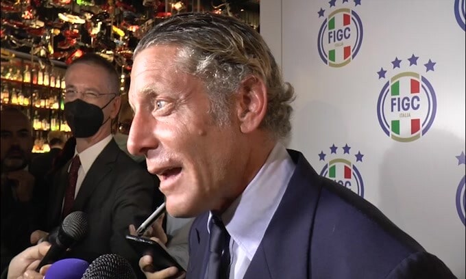 Lapo scherza: "Ho sposato la nazionale"