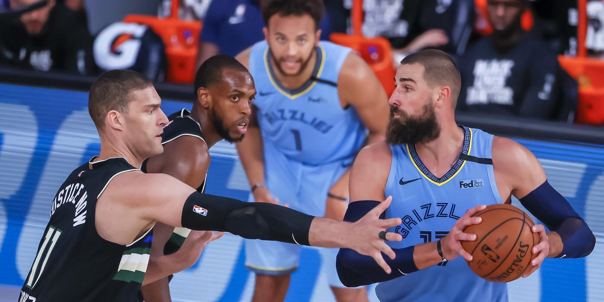 Nba, scatta l'allarme antincendio: sospesa la sfida tra Grizzlies e Bucks