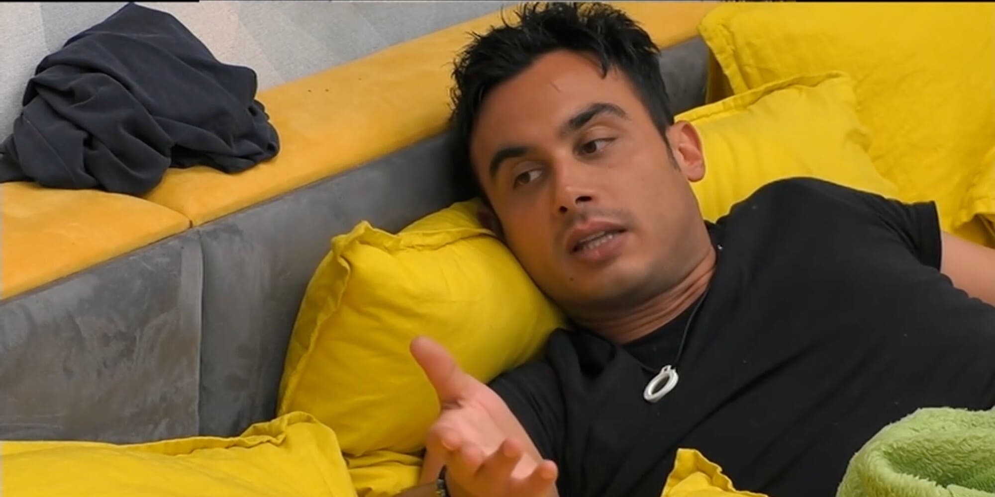 GF Vip, Nicola esce allo scoperto: "Soleil mi fa stare bene"