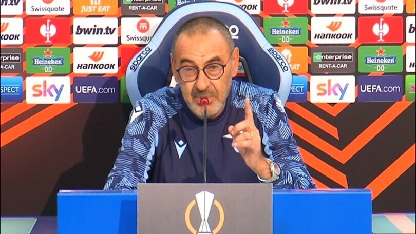 Sarri: "Io squalificato per un dito, ho visto mani sul collo non sanzionate"