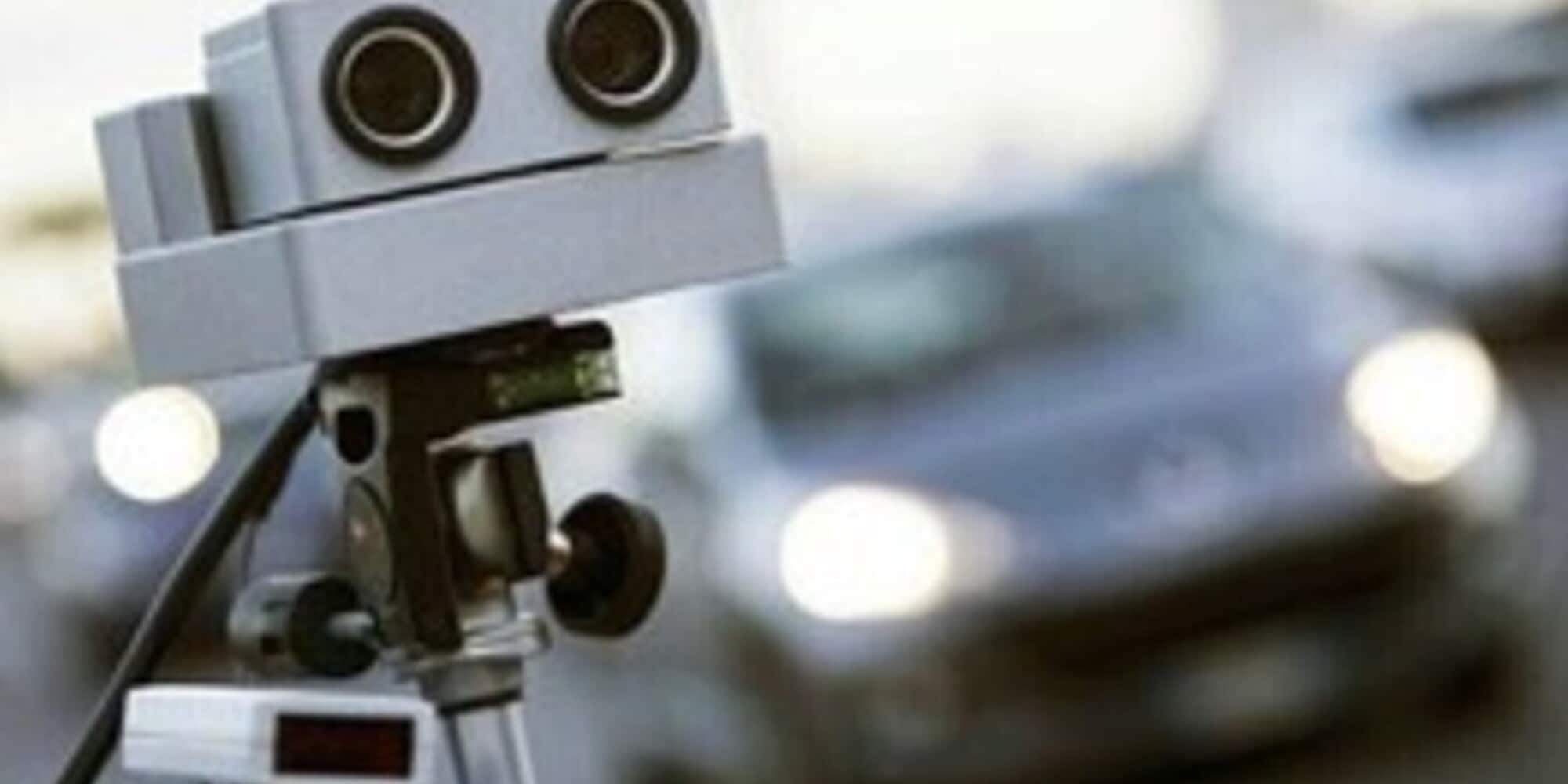 Autovelox scambia una maglietta per un'automobile: la multa è assurda
